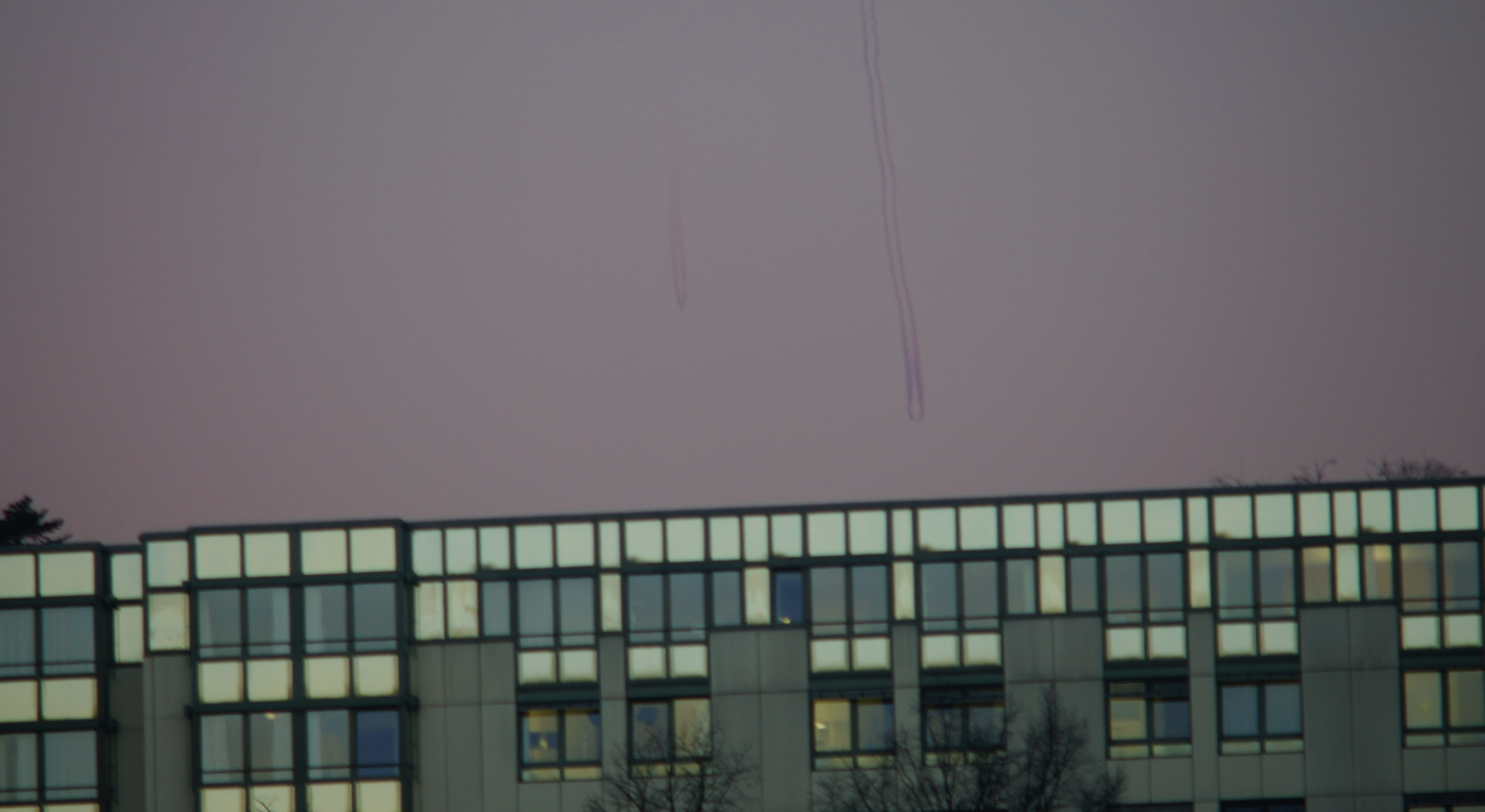 Siloah-Krankenhaus in Pforzheim am Morgen - modernes Krankenhausgebäude bei Tagesanbruch